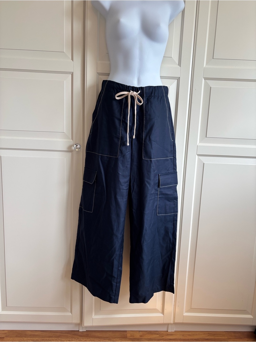 Banana Republic High Ride Wide Leg pants
 Navy Size M
Coastal chic Nautical - Picture 7 of 13